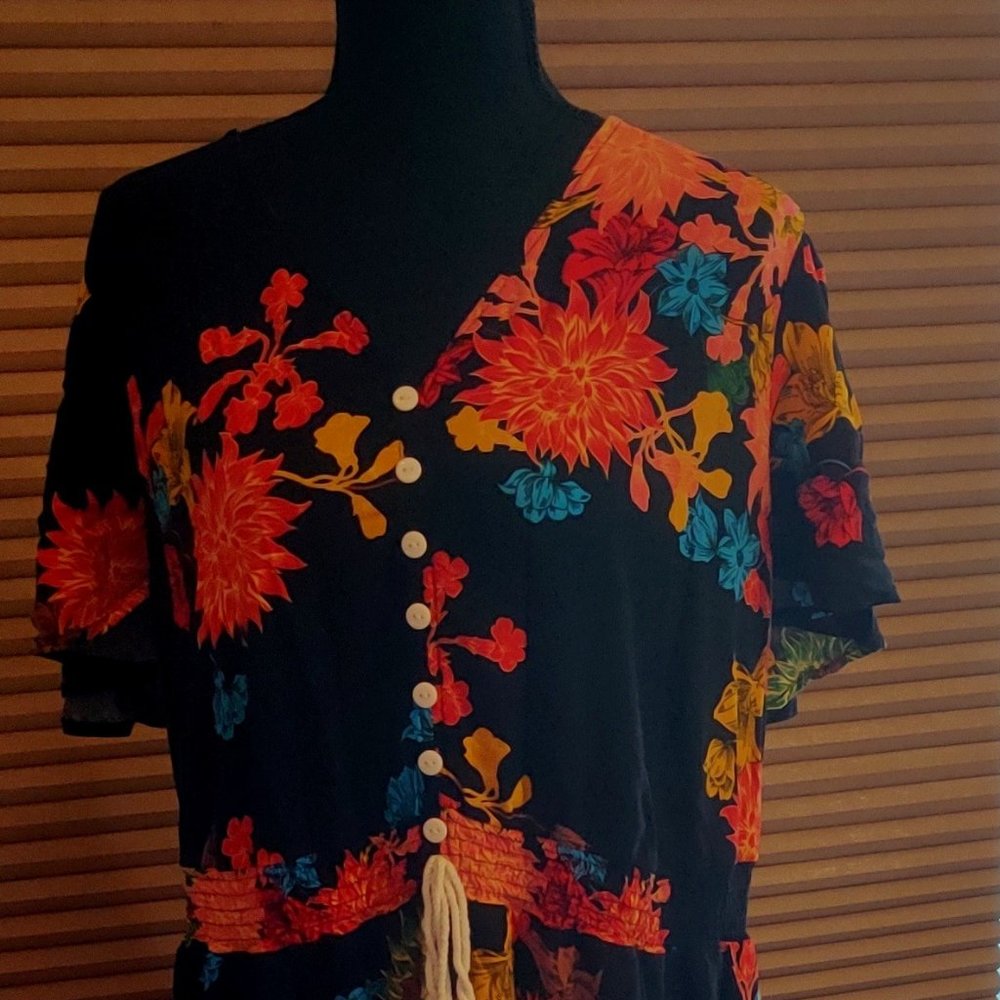 Pinup Fashion Maxi Dress. Button Top, Draw String Waist. Long & Flowy. 22W